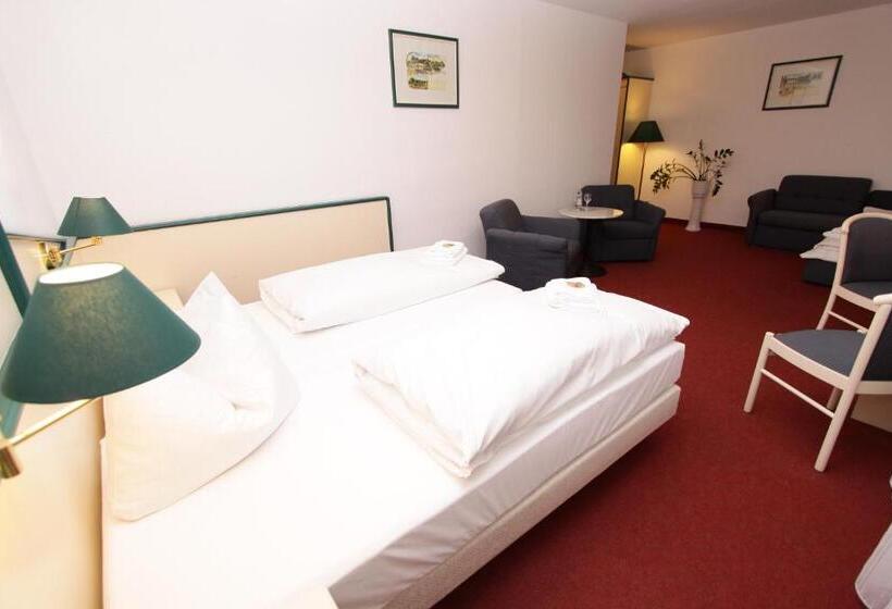 Семейный Номер, 3 Linden