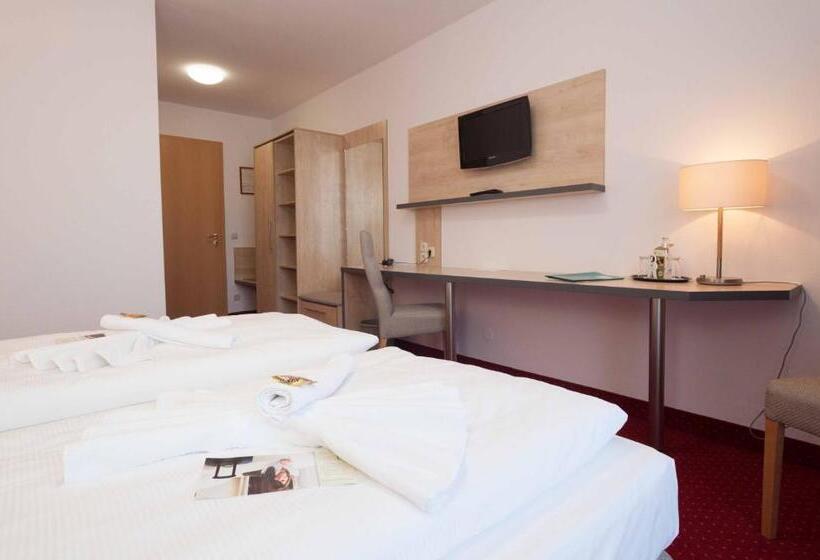 Номер бизнес-класса, 3 Linden