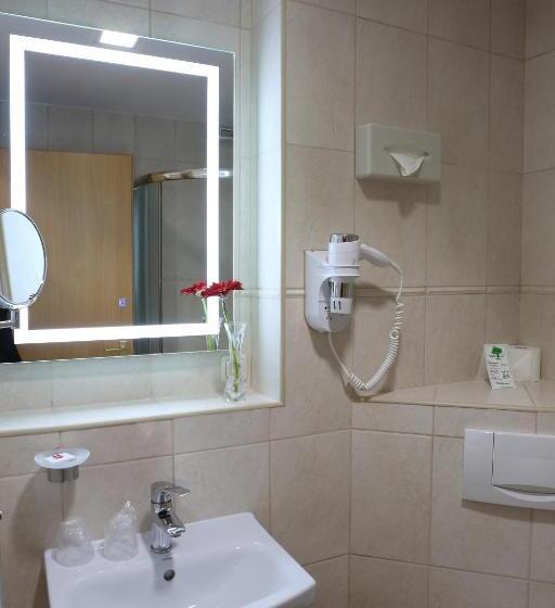 Номер бизнес-класса, 3 Linden