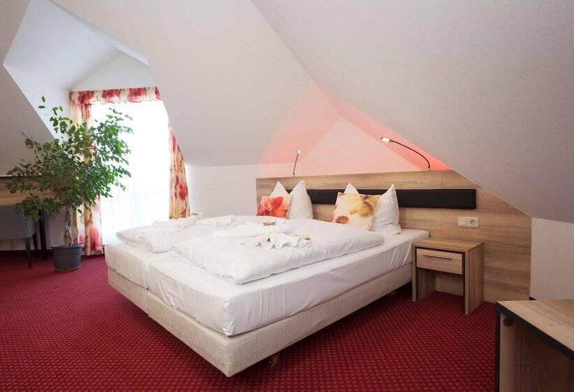 Семейный Номер, 3 Linden