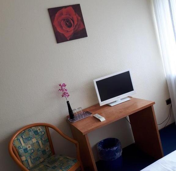 Номер Стандарт Трехместный, Am Flughafen