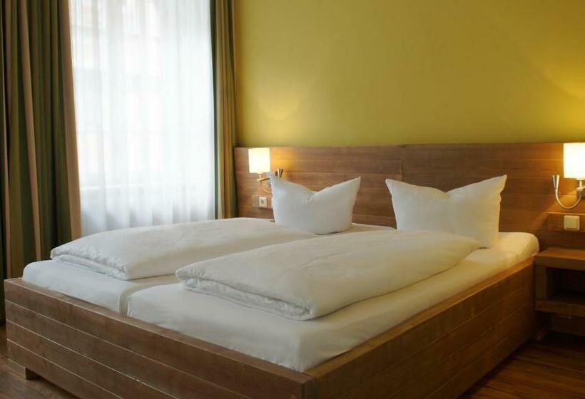 コンフォートルーム, Am Obermarkt