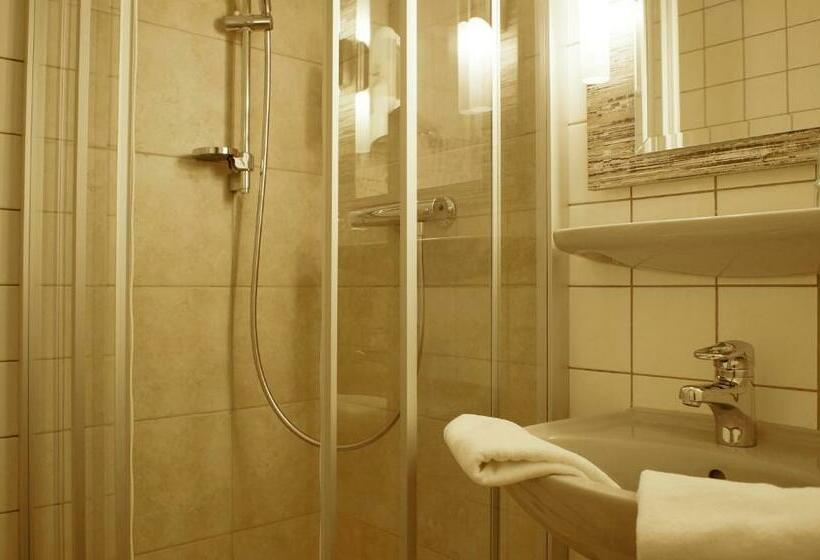 コンフォートルーム, Am Obermarkt