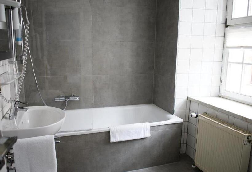 コンフォートルーム, Am Obermarkt