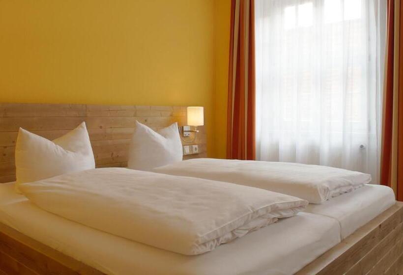 コンフォートルーム, Am Obermarkt