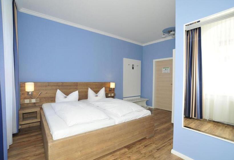 コンフォートルーム, Am Obermarkt