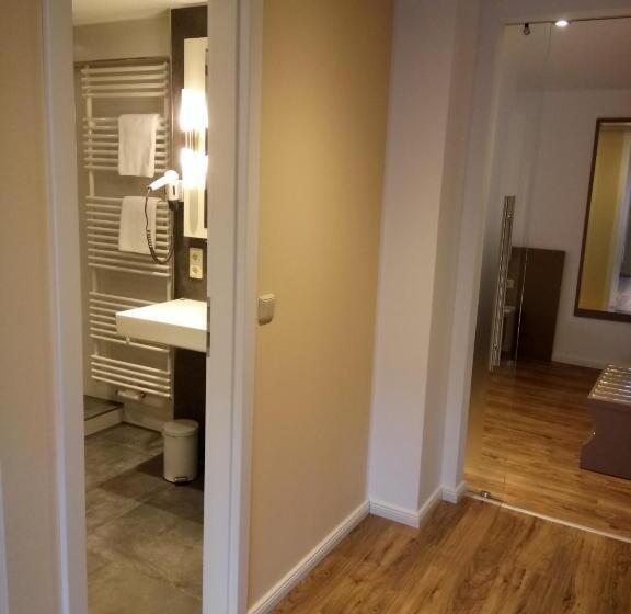 スイート, Am Obermarkt