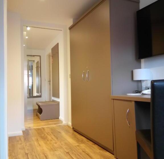 スイート, Am Obermarkt