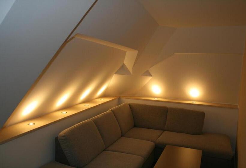 スイート, Am Obermarkt