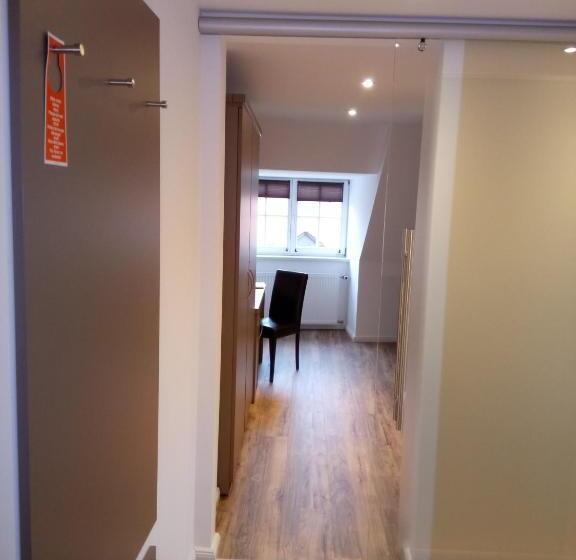 スイート, Am Obermarkt