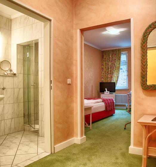 标准单人间, Campus Garden Business