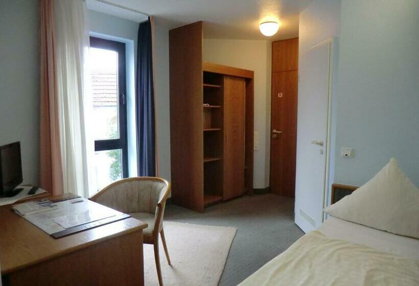 스탠다드 싱글 룸, Corsten