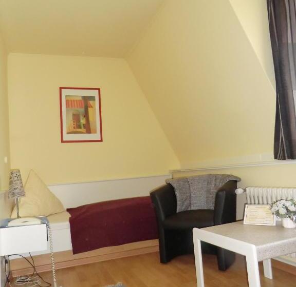 스탠다드 싱글 룸, Corsten