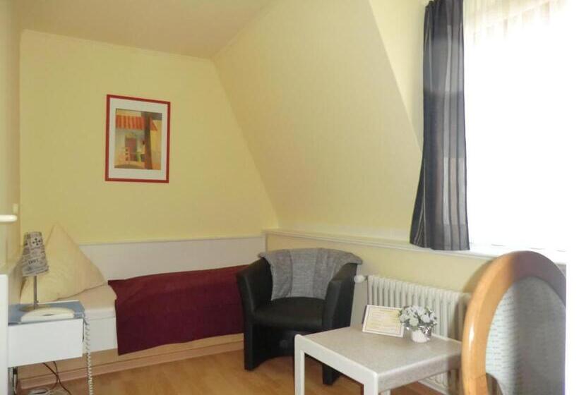 스탠다드 싱글 룸, Corsten