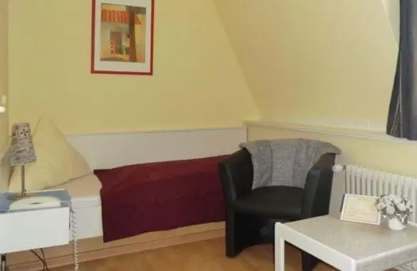 Standard Room, Corsten