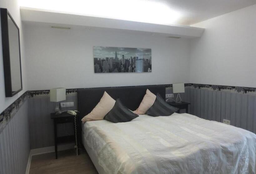 수피리어 룸, Corsten