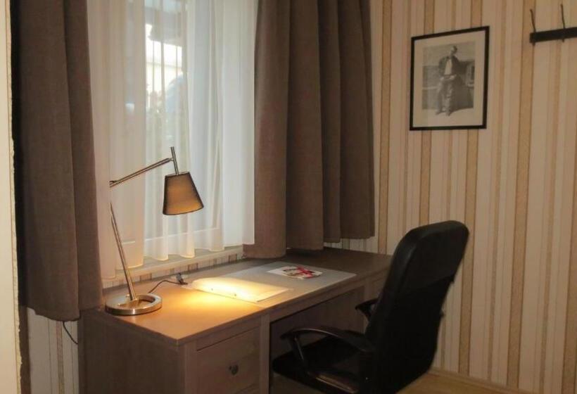 수피리어 룸, Corsten