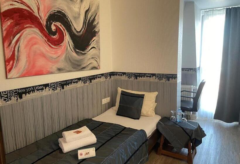 스탠다드 싱글 룸, Corsten