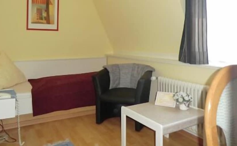 스탠다드 싱글 룸, Corsten