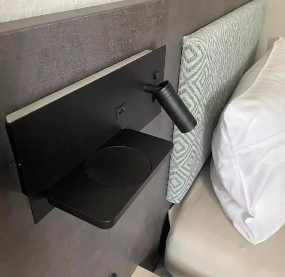 Economy Single Room, Corsten