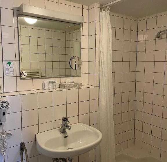 스탠다드 싱글 룸, Corsten