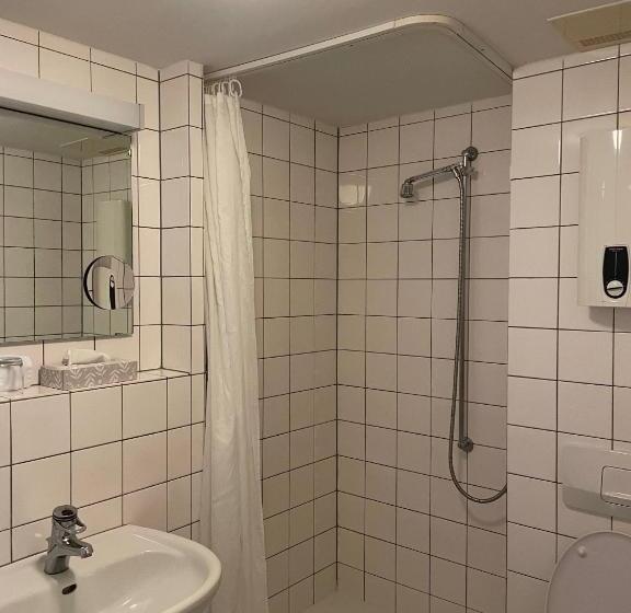 스탠다드 싱글 룸, Corsten