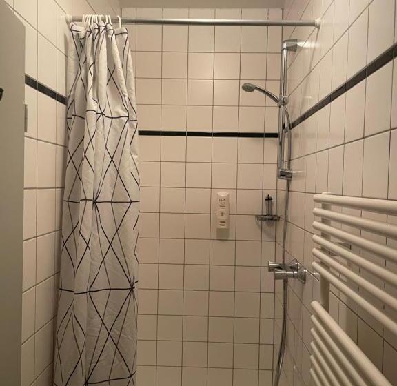 스탠다드 룸, Corsten