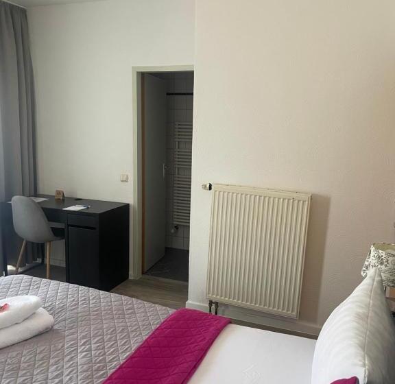 스탠다드 룸, Corsten