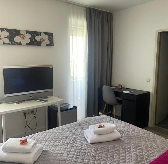 스탠다드 룸, Corsten