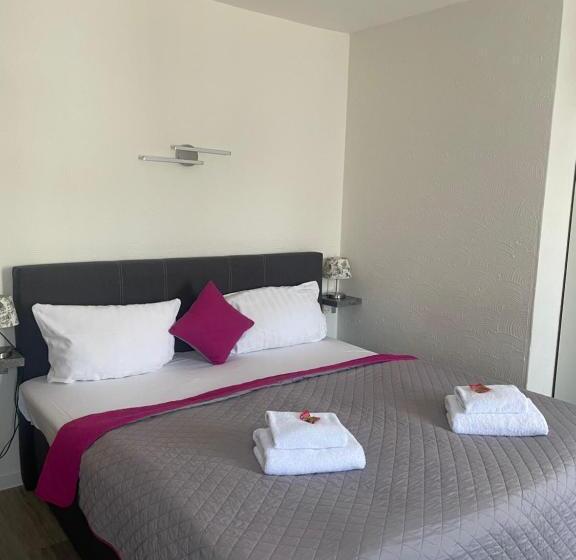 스탠다드 룸, Corsten