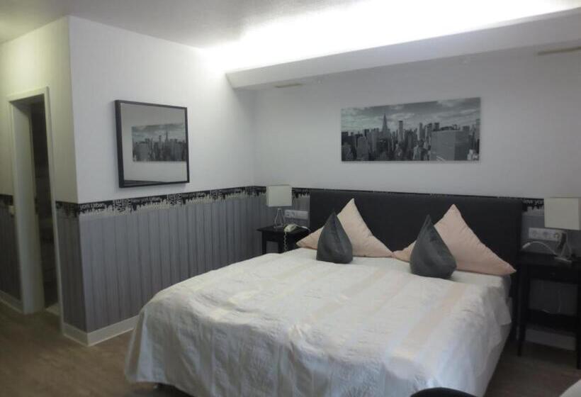 수피리어 룸, Corsten