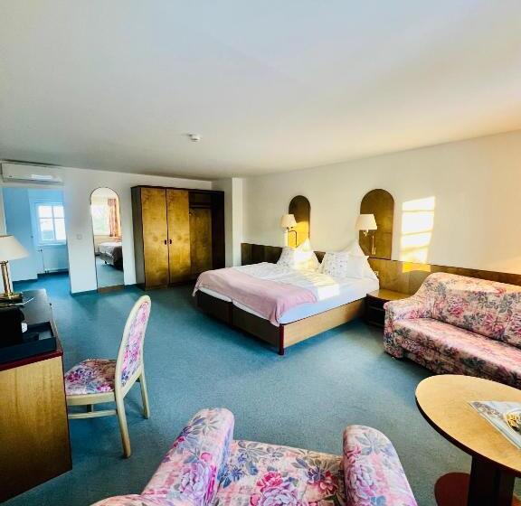 Трехместный Номер Стандарт Вид на Сад, Dein Gutshof Hotel & Ferienwohnungen