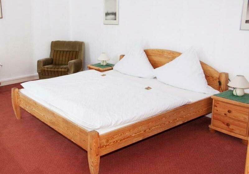 标准单人间, Deutsches Haus