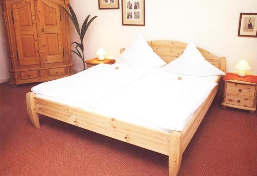 标准单人间, Deutsches Haus