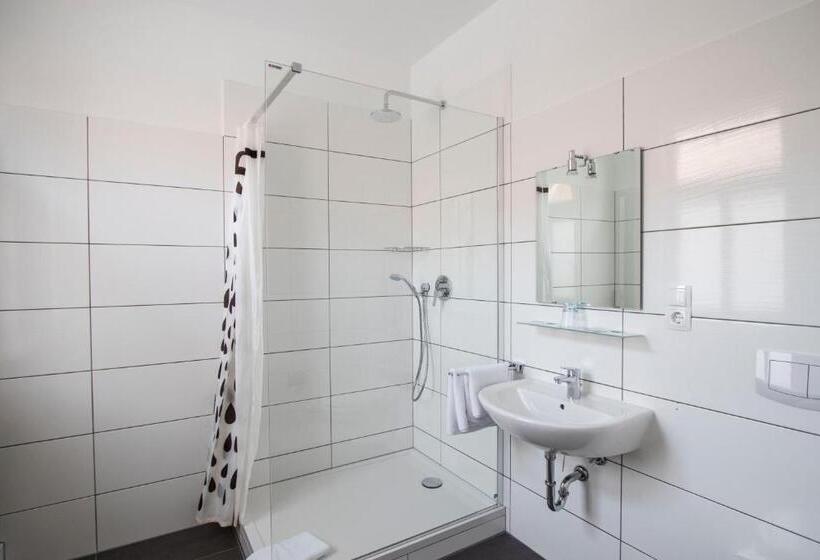 标准间, Deutsches Haus