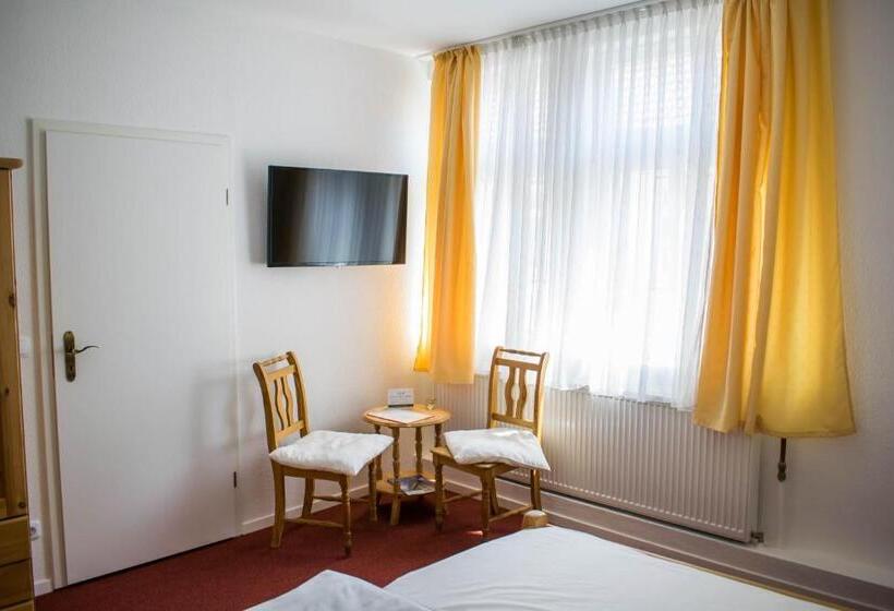 标准间, Deutsches Haus