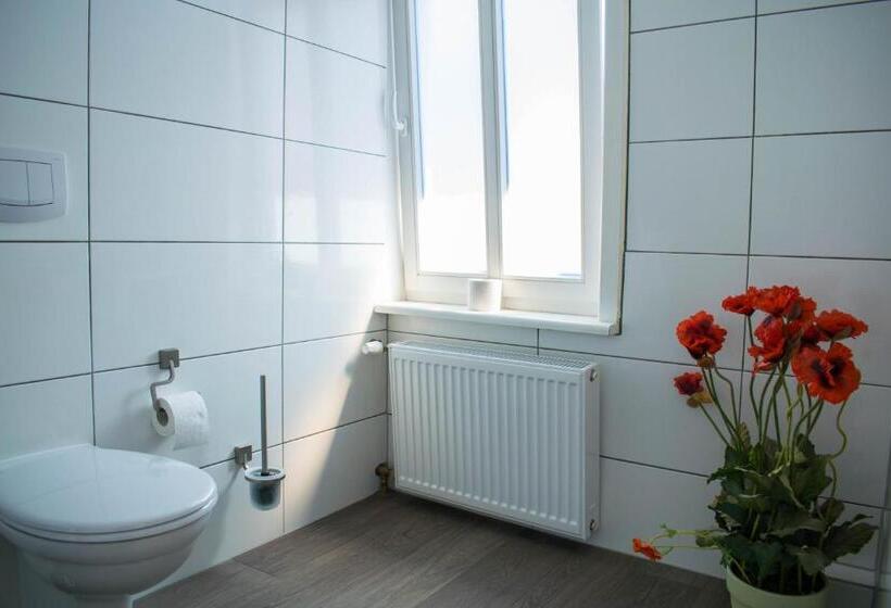 标准间, Deutsches Haus