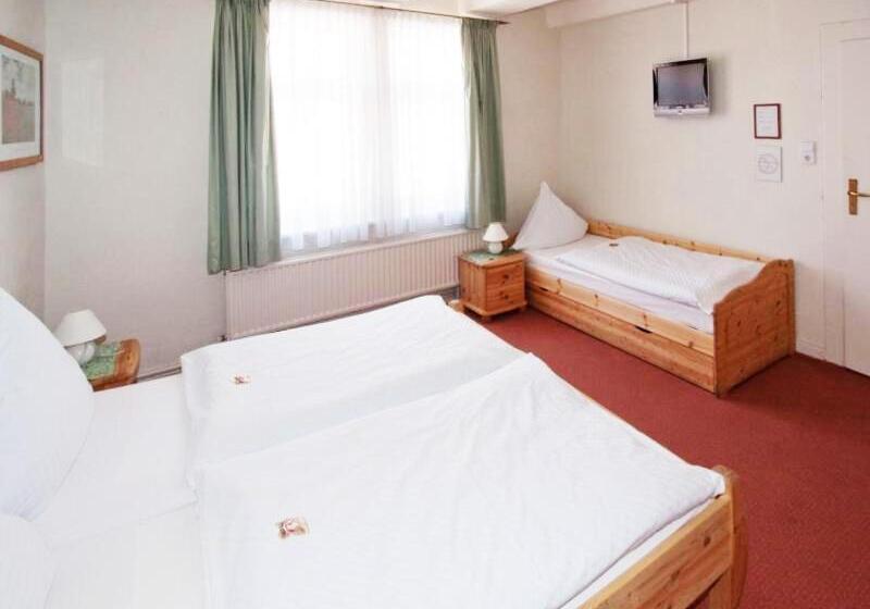 标准三人间, Deutsches Haus