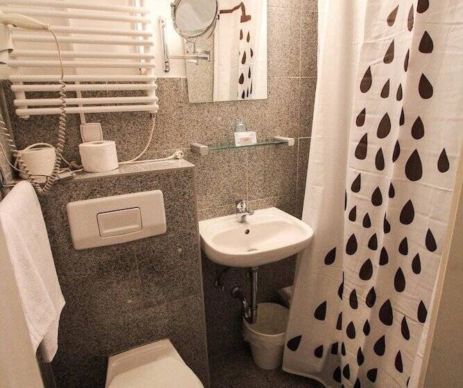 标准间, Deutsches Haus