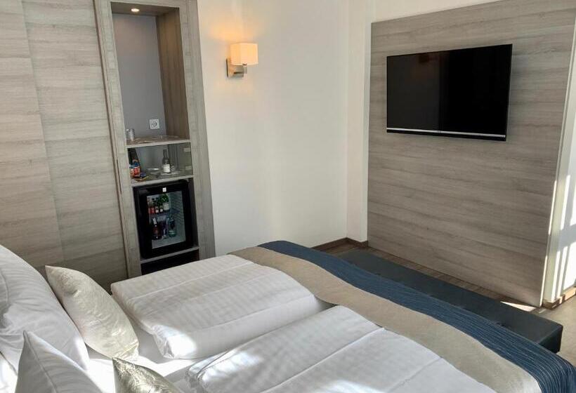 Полулюкс, Domhof