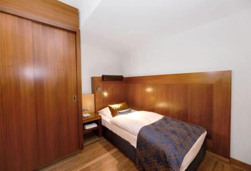 جناح, Favorite Park