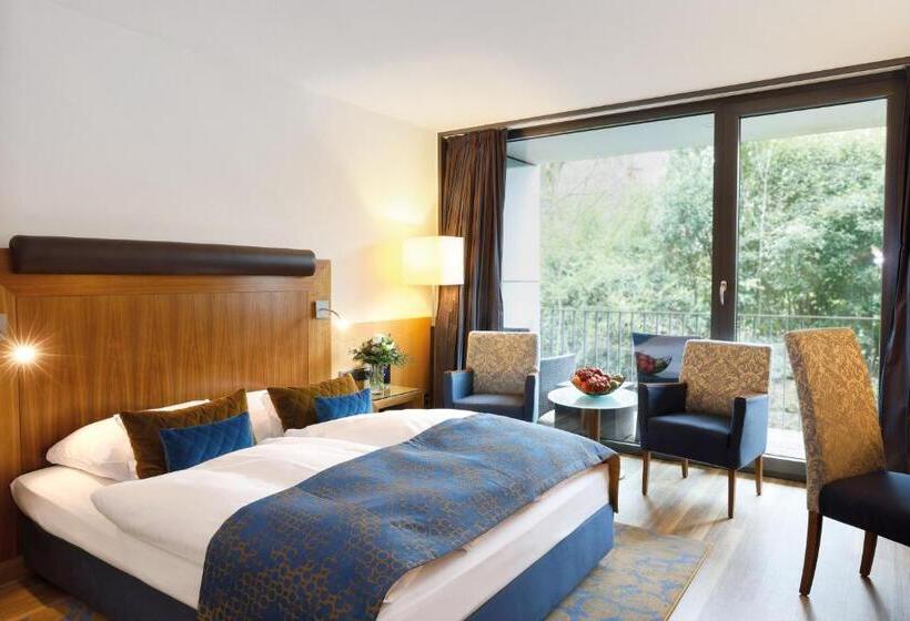 إستوديو قياسى سرير ملكى, Favorite Park