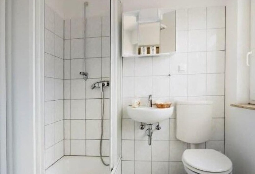 标准单人间, Goldener Hahn