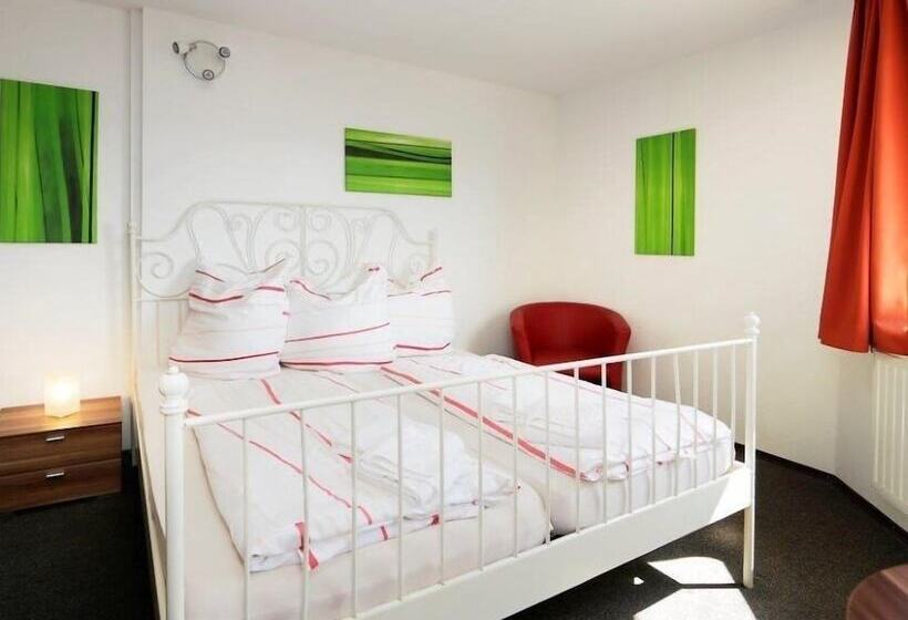 标准间, Goldener Hahn