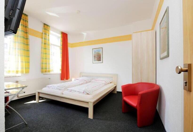 标准间, Goldener Hahn