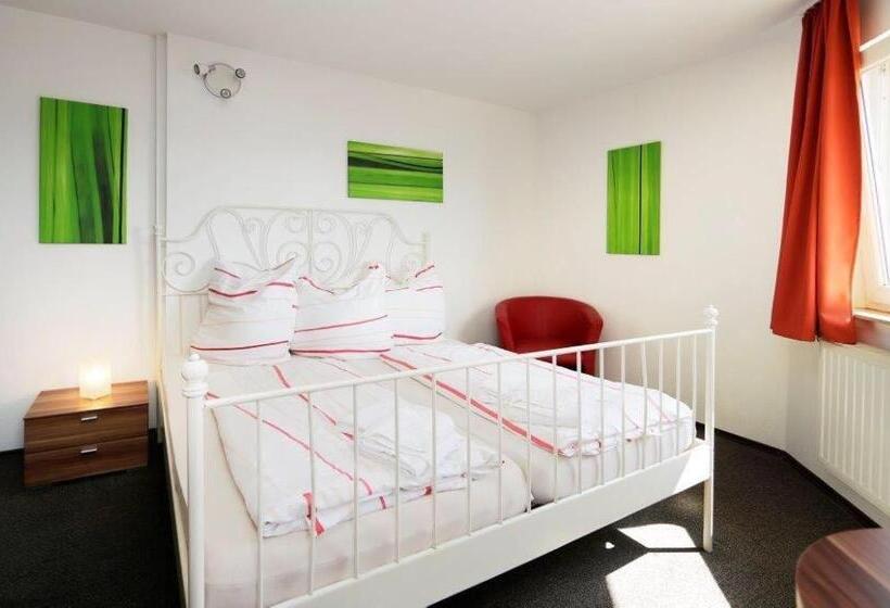 标准间, Goldener Hahn