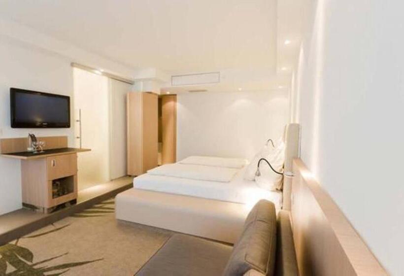 سوییت جونیور, Mintrops Land Hotel Burgaltendorf