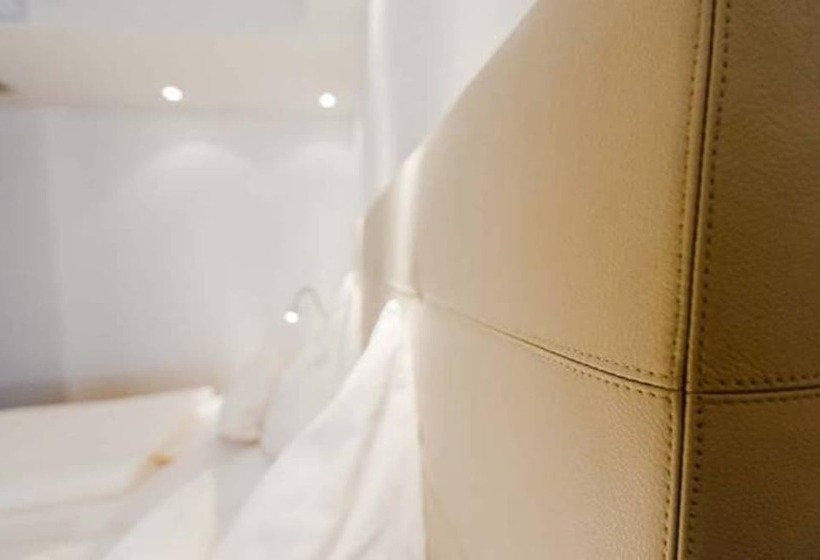 سوییت جونیور, Mintrops Land Hotel Burgaltendorf