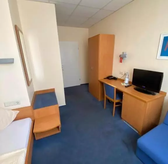 Standard Yhden Hengen Huone, Montan