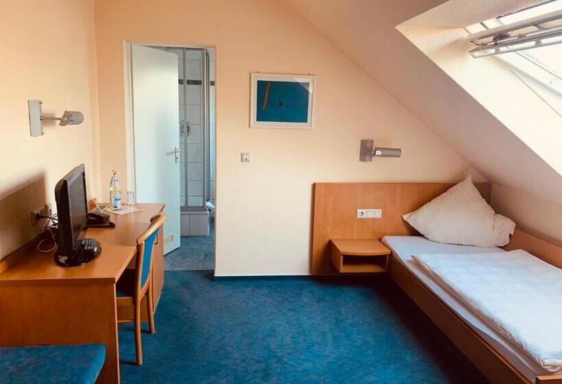 스탠다드 싱글 룸, Montan